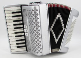 Acordeon Marca Norteño 26 Teclas 3 Registros