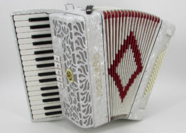 Acordeon Marca Norteño 34 Teclas 5 Registros Blanco