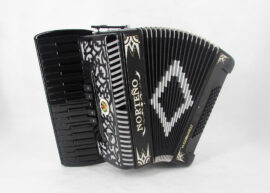 Acordeon Marca Norteño 34 Teclas 5 Registros Negro/ Euro Plateado