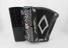 Acordeon Marca Norteño 34 Teclas 5 Registros Negro/ Sol Plateado