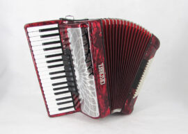 Acordeon Marca Cascabel Rojo 37 Teclas 7 Registros